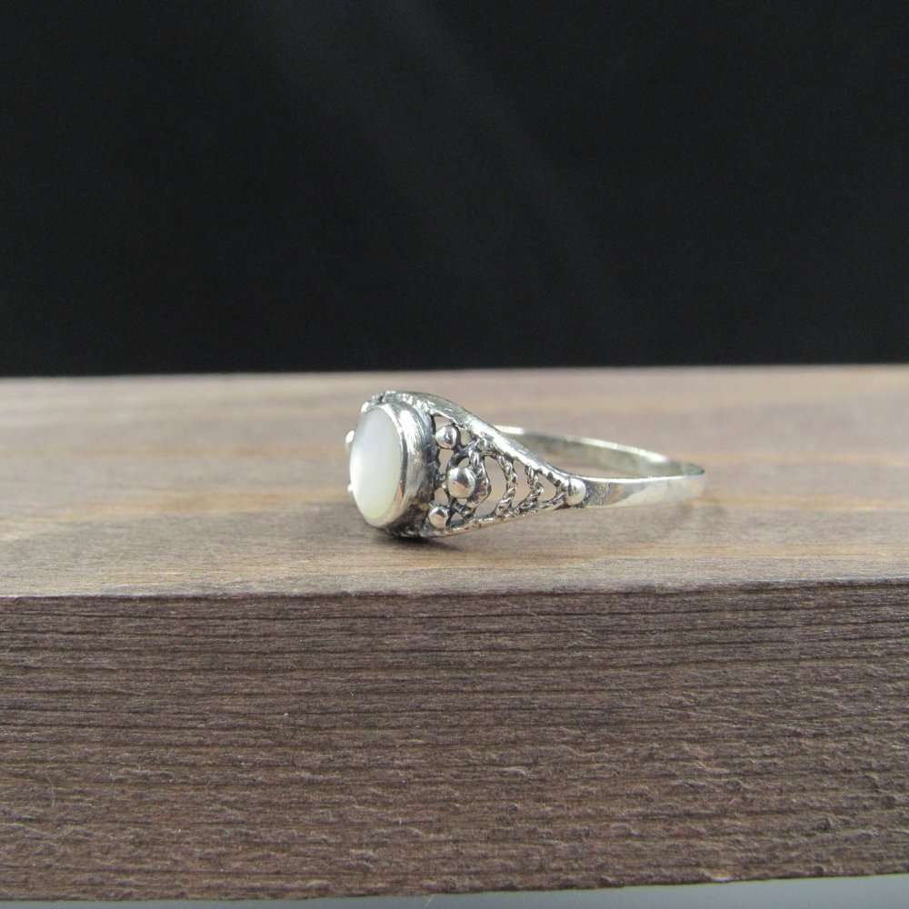 Size 6.25 Sterling Silver Braided White Shell Band - Picture 2 of 8